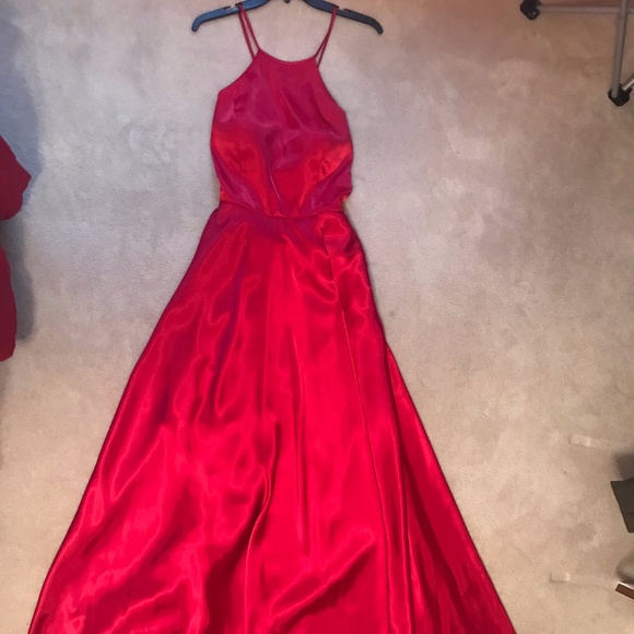 Red Junior Formal Dress Size 11, Unaltered - Picture 3 of 8